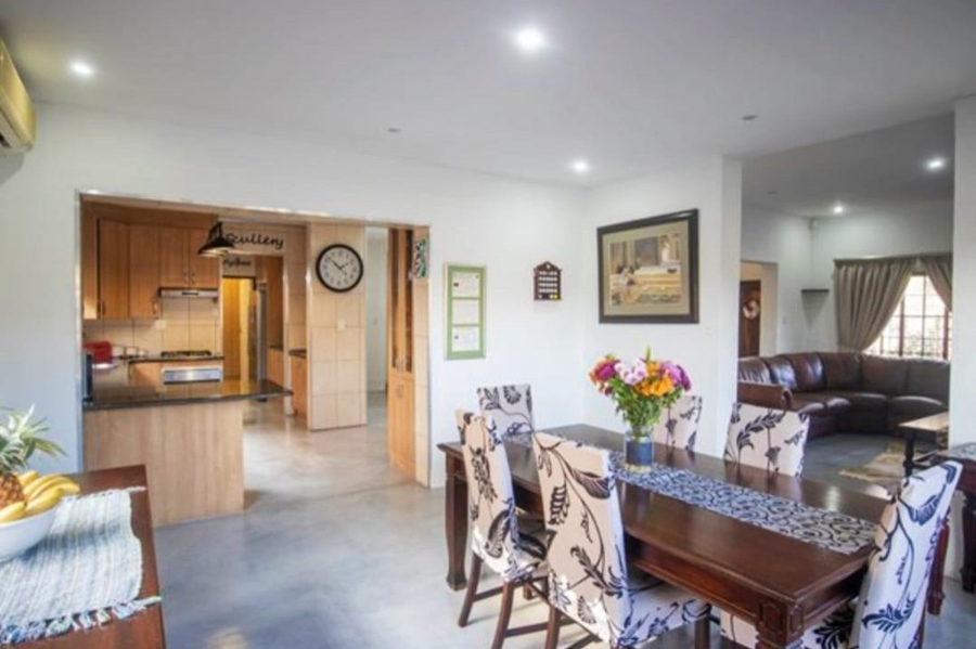 5 Bedroom Property for Sale in Safari Gardens North West